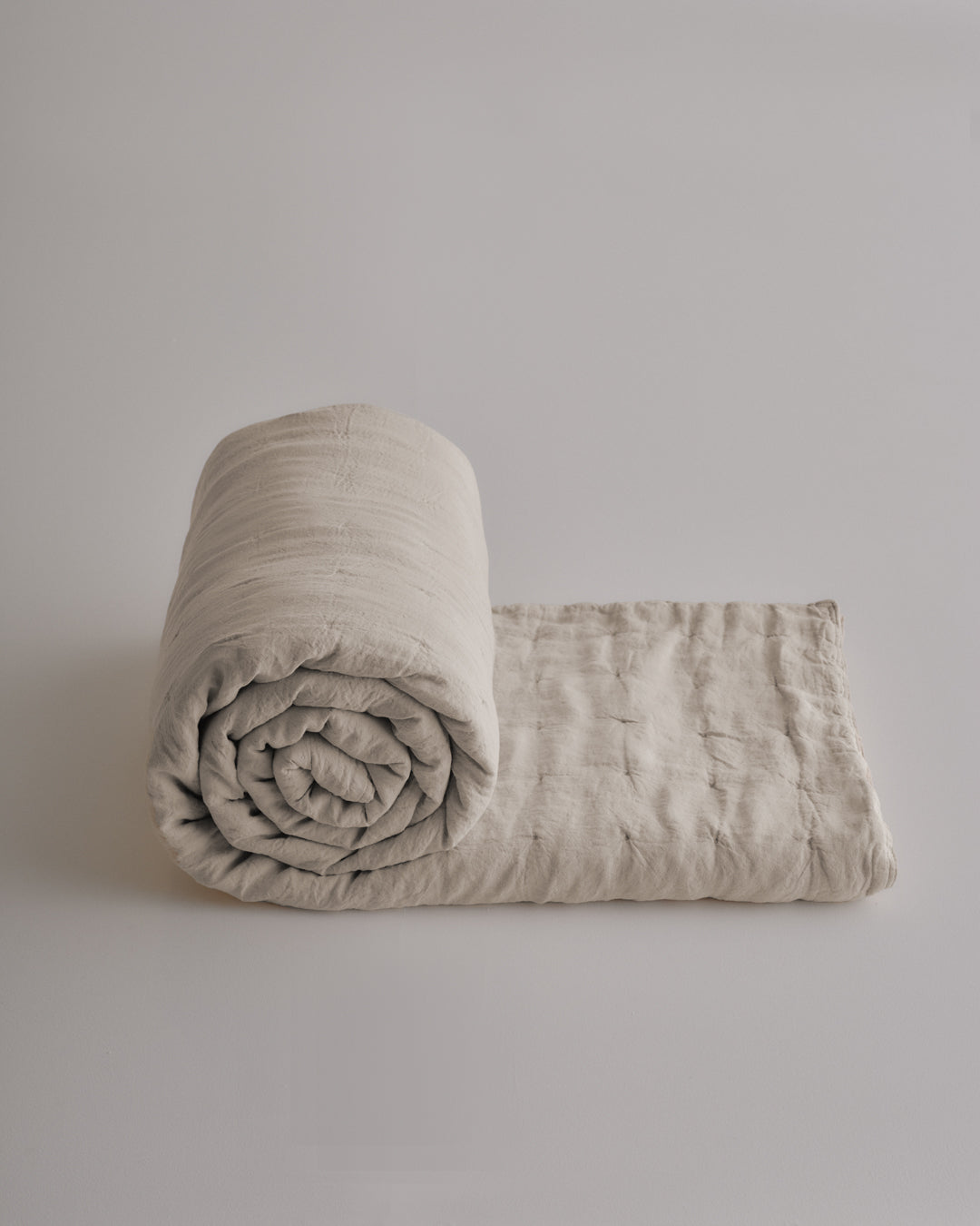 Hale Mercantile Basix linen Coverlet 250/260