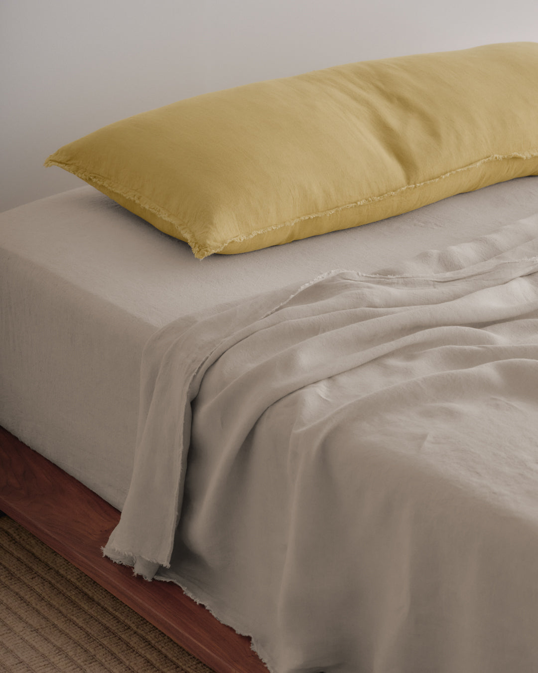 Hale Mercantile Bodycushion Flocca Linen 50/110