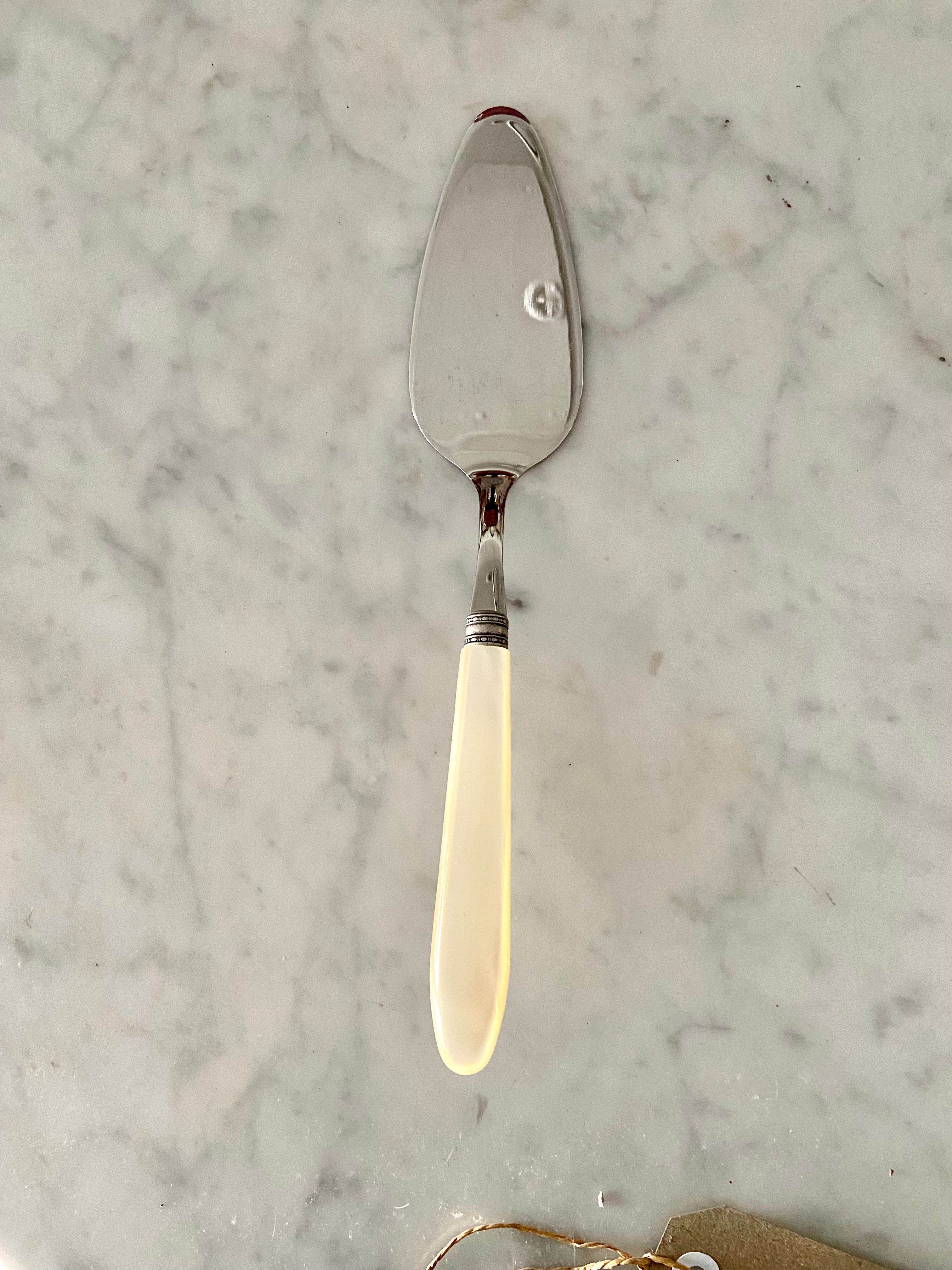 Italian lifter large Spoon - Ivory