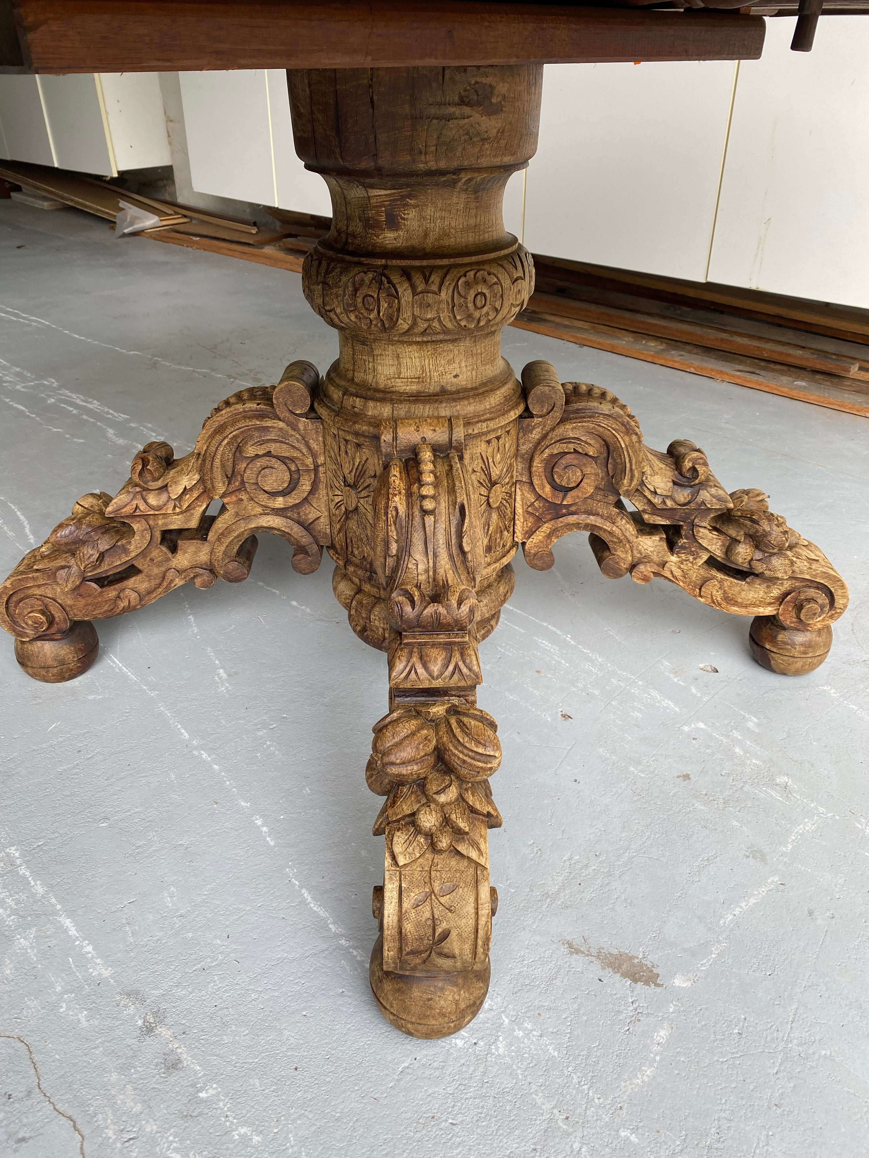 French table bleached oak L129 D112 H75