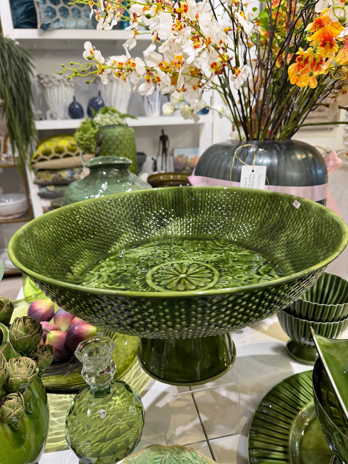 Pedestal bowl green