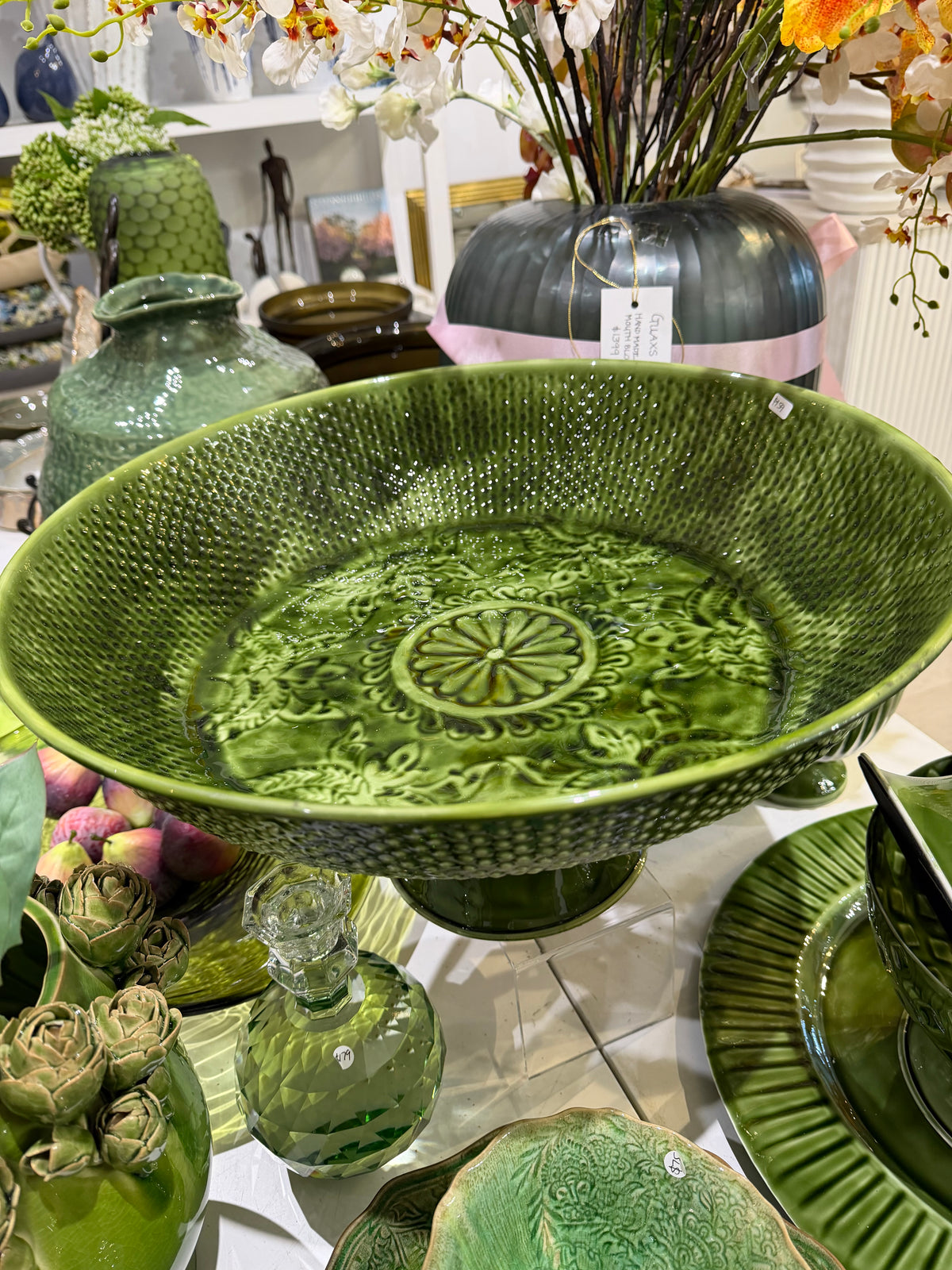 Pedestal bowl green