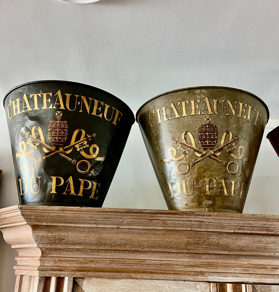 Wine hod Chateauneuf du Pape black