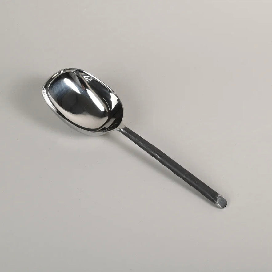 Burnished scoop