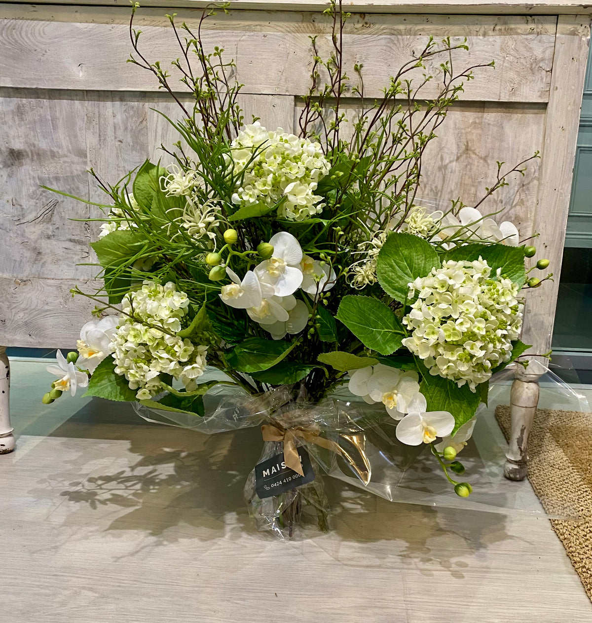 Floral arrangement 17 stems