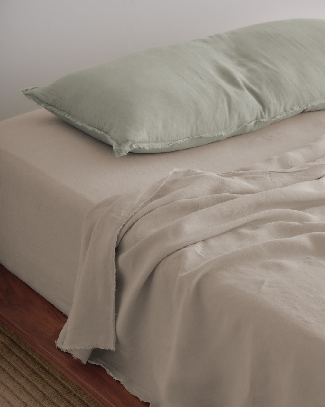 Hale Mercantile Bodycushion Flocca Linen 50/110