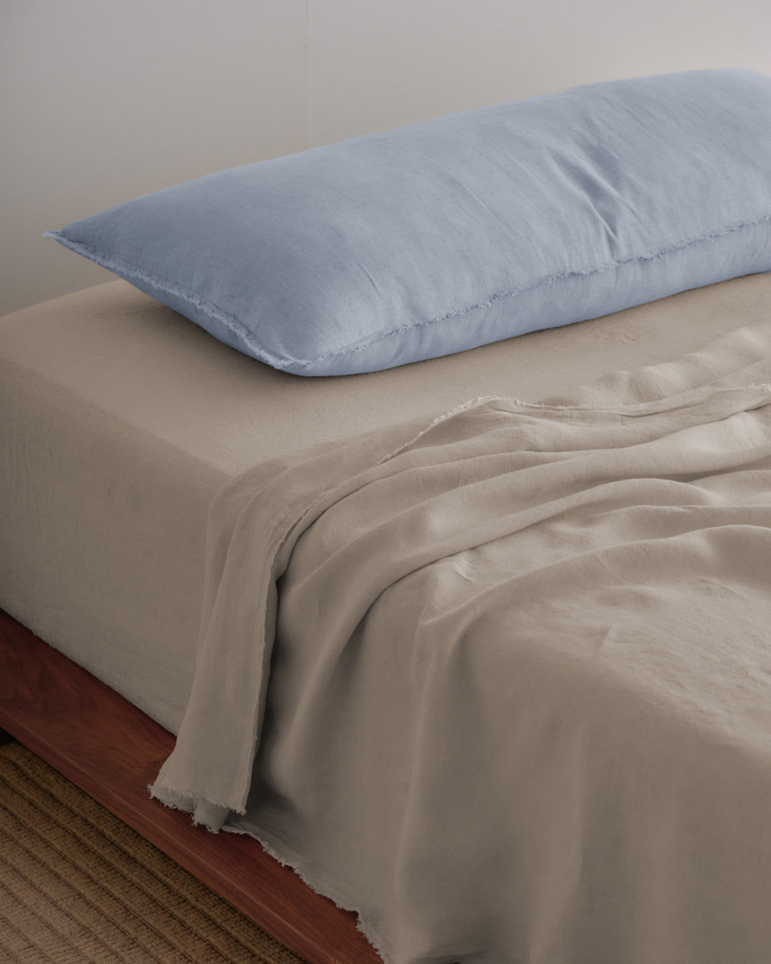 Hale Mercantile Bodycushion Flocca Linen 50/110