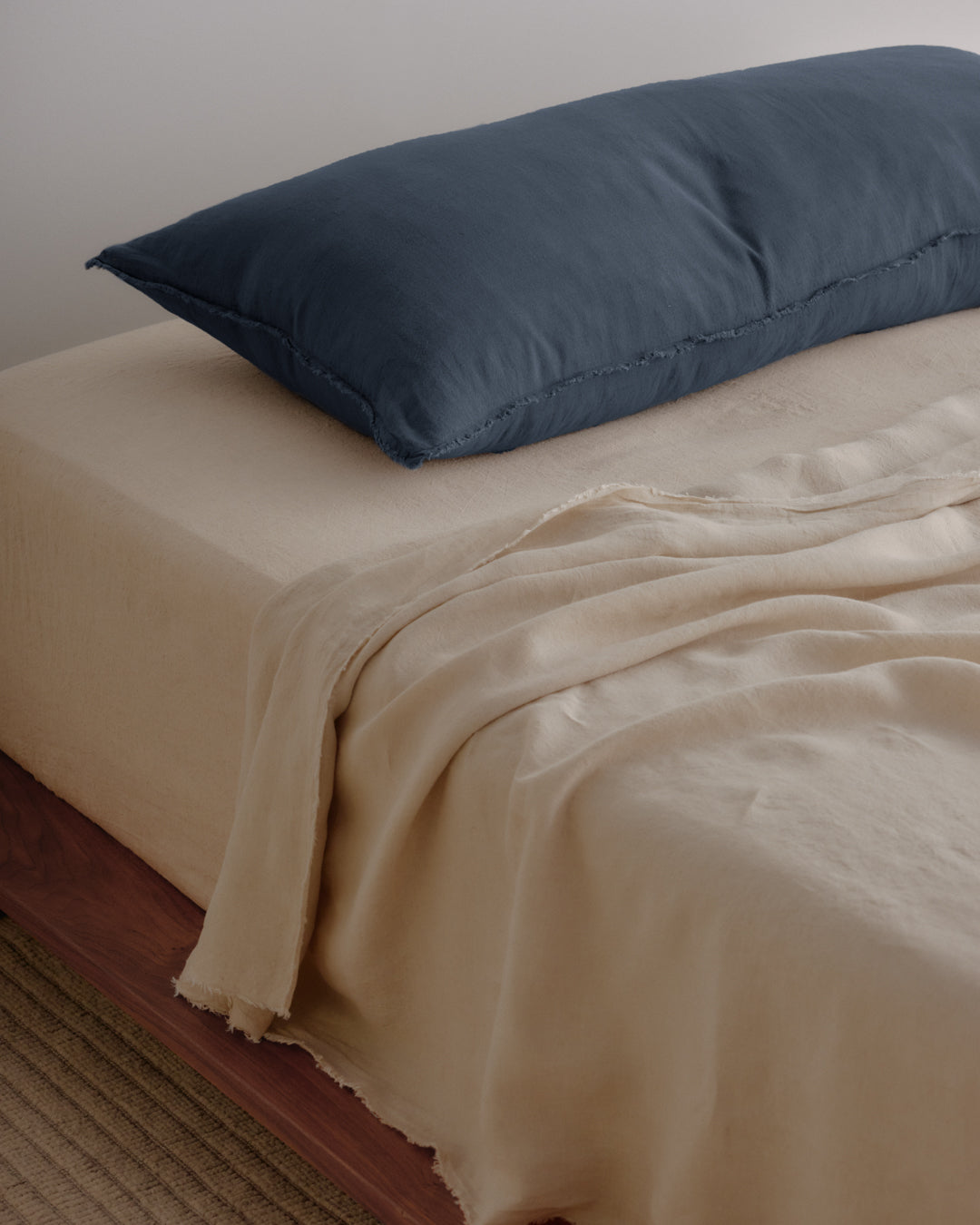 Hale Mercantile Bodycushion Flocca Linen 50/110