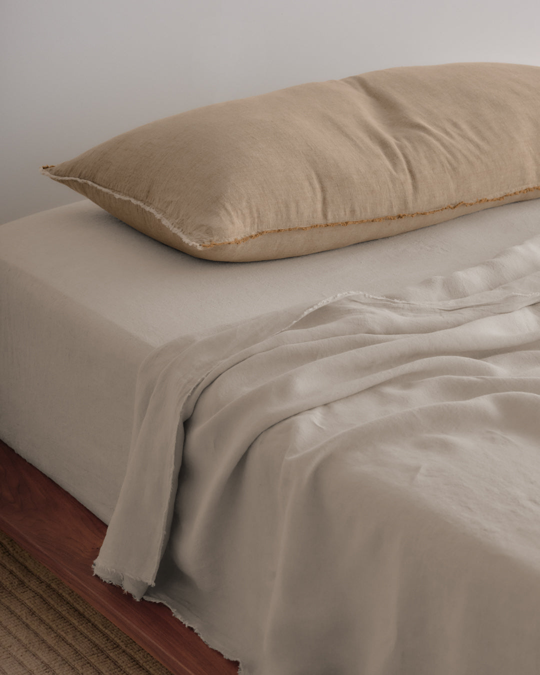 Hale Mercantile Bodycushion Flocca Linen 50/110