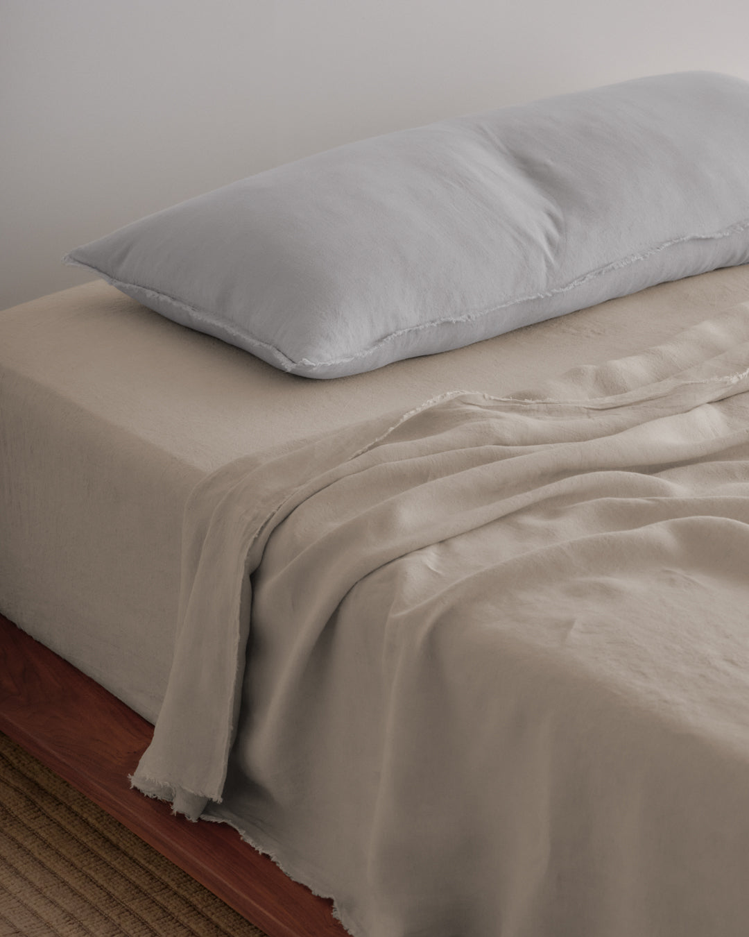 Hale Mercantile Bodycushion Flocca Linen 50/110