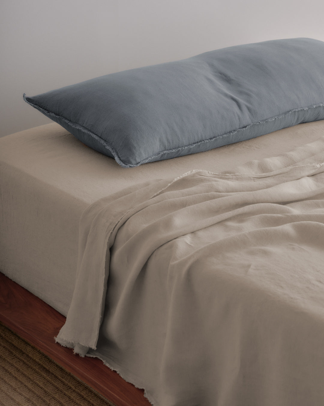 Hale Mercantile Bodycushion Flocca Linen 50/110