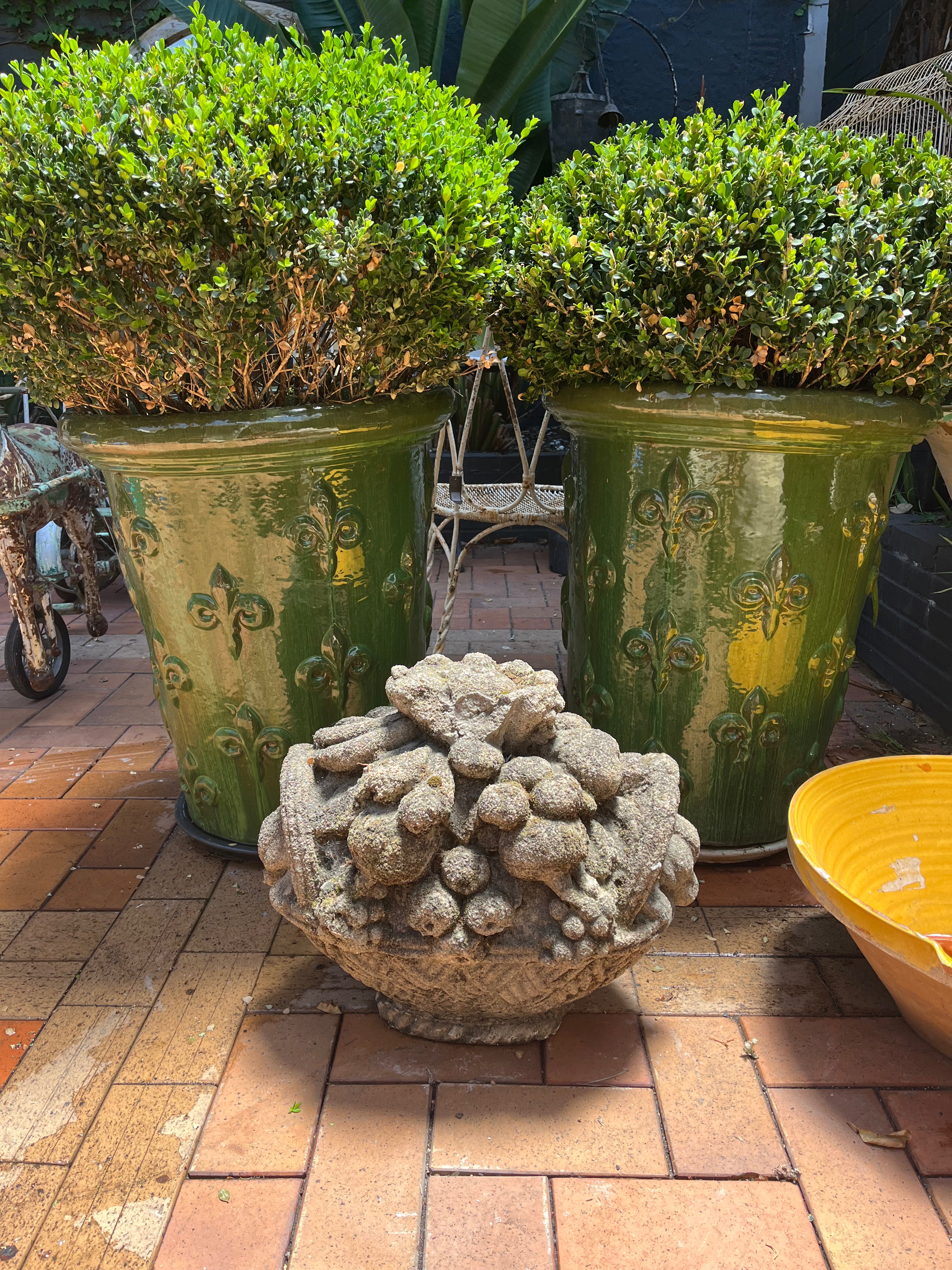 Fleur de lys planter pair H110 W55