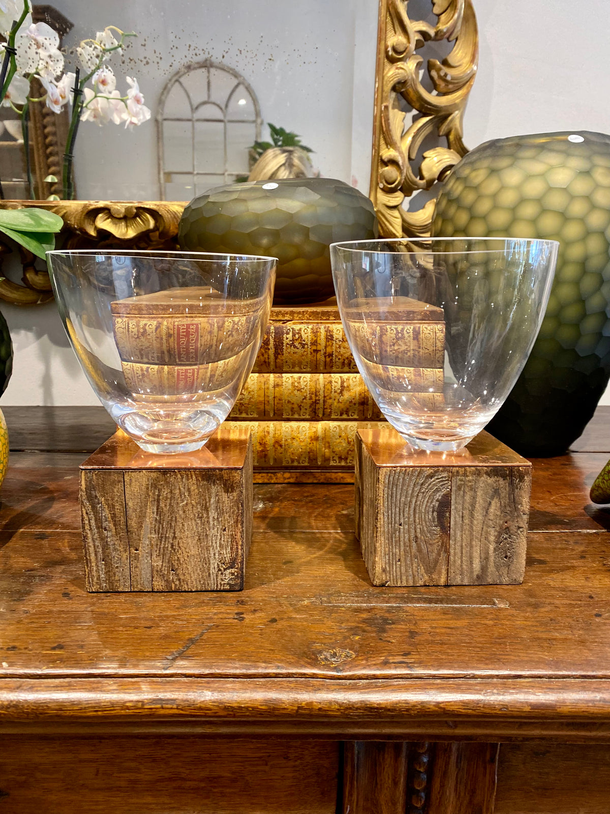 Vase timber stand