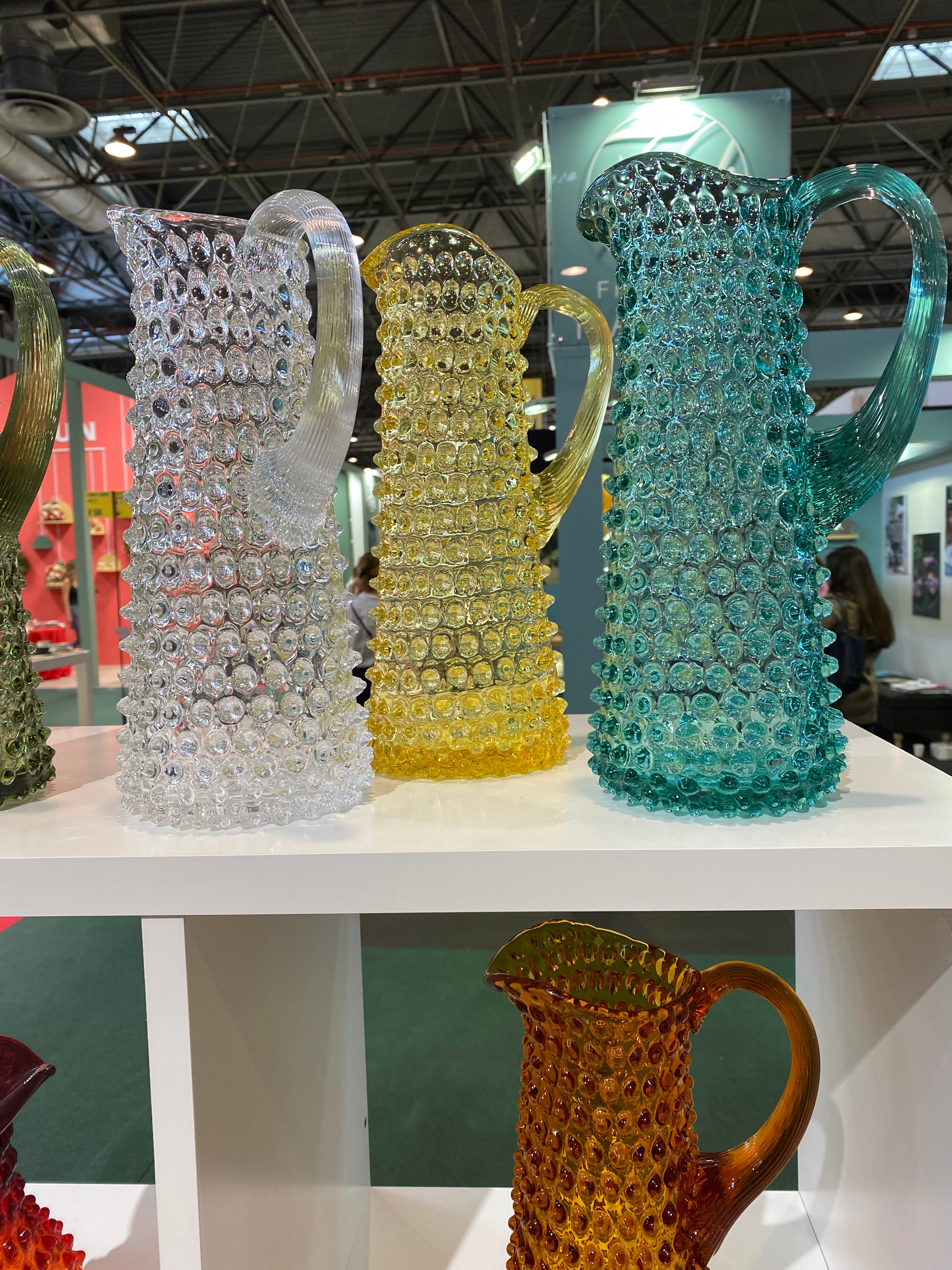 Jug tall glass hobnail 1L