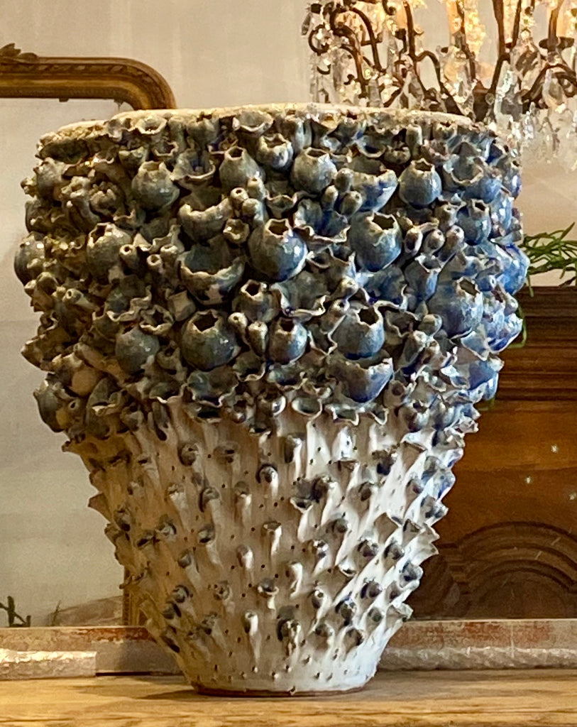 Vase barnacle white & blue